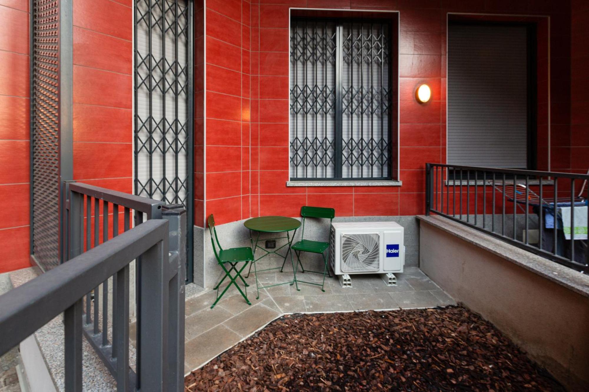 米兰Cozy Corner With Balcony And Private Garage!公寓 外观 照片